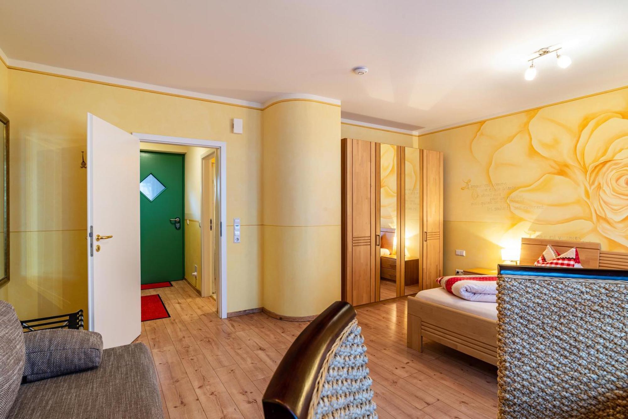 Schusterjunge Aparthotel Засбахвальден Екстер'єр фото